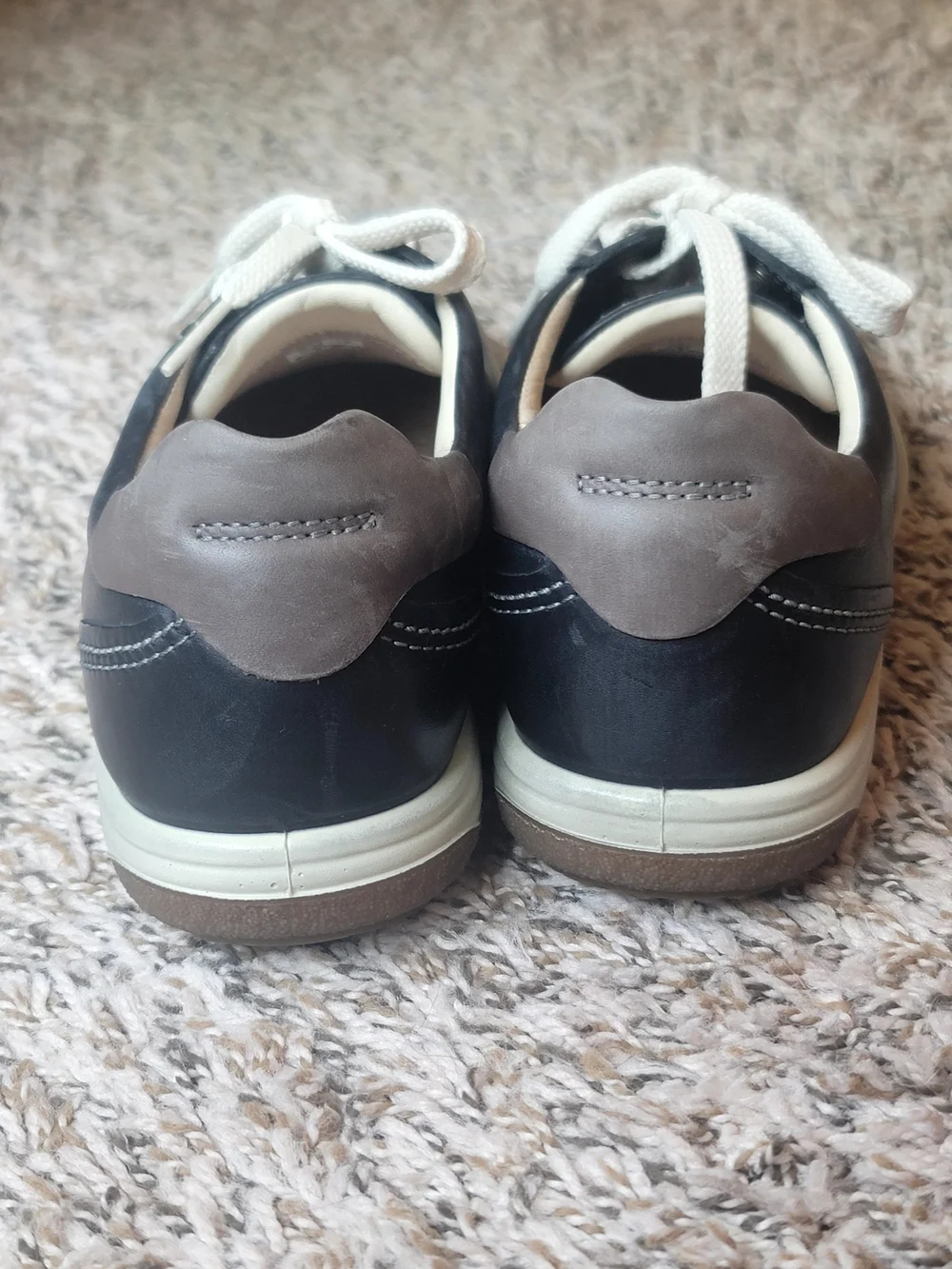 ECCO Women's Navy Leather Sneakers with White Laces